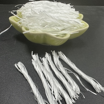 Strong Cracking Resistance Gray PP Fiber Twisted Bunchy Form 500T For Industrial Floor